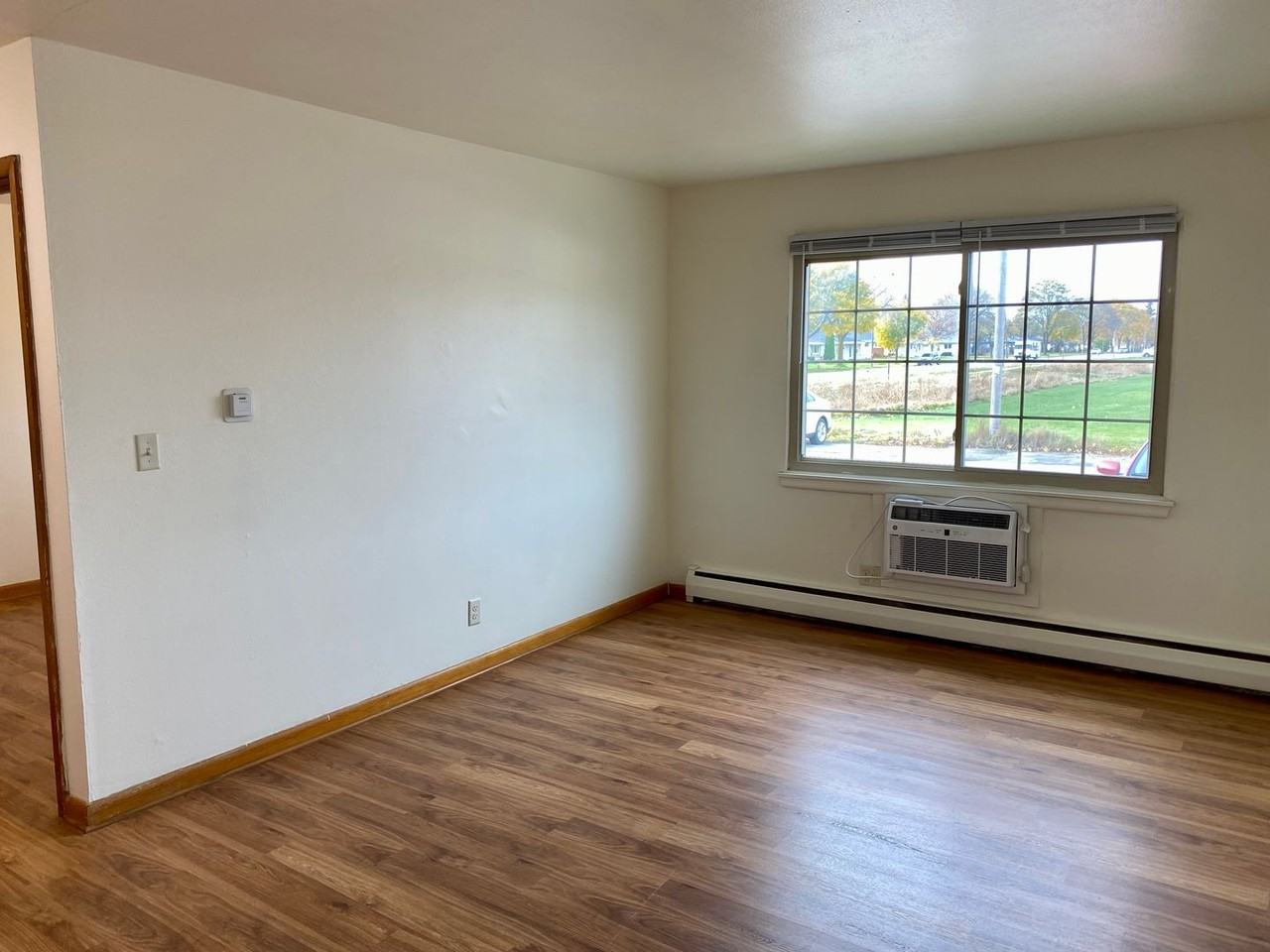 2738 Bolivar - Photo 2 of 11