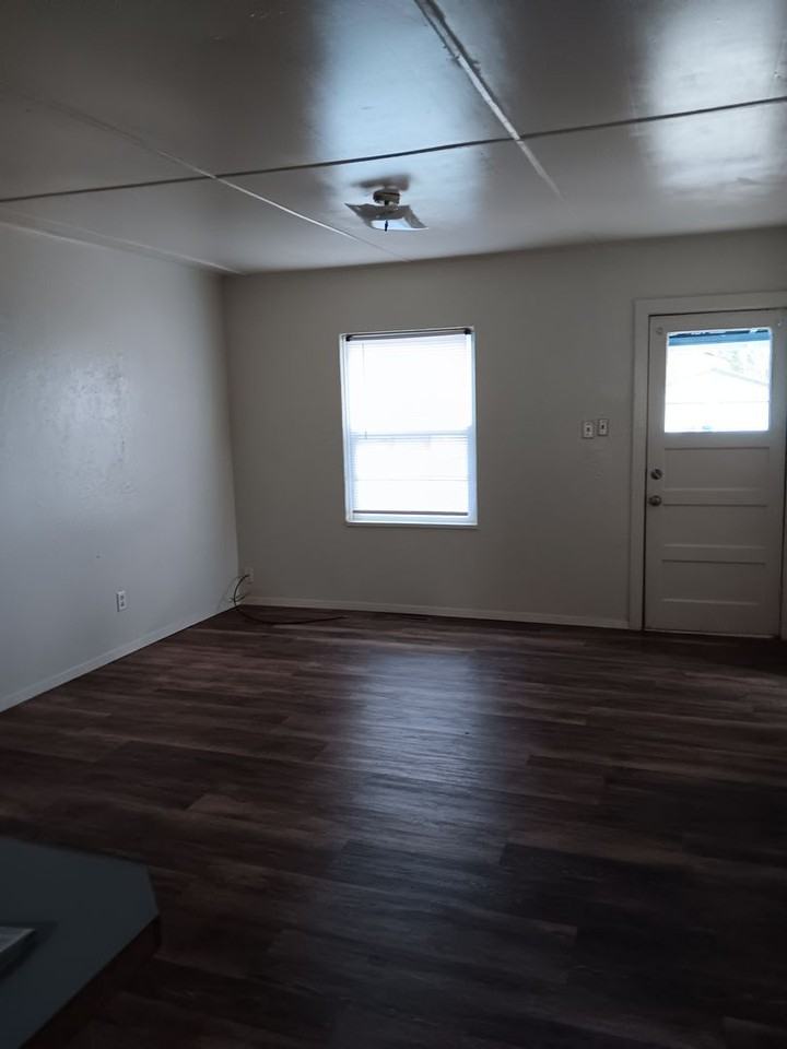 3006 N 2nd St - Photo 3 of 14
