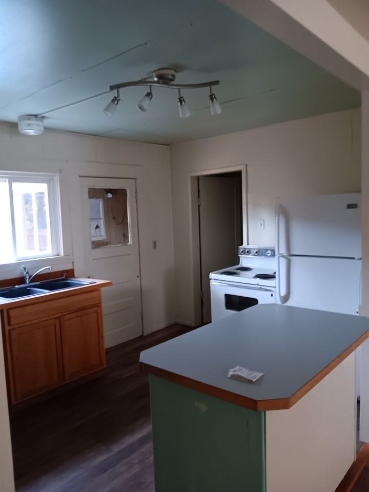 3006 N 2nd St - Photo 5 of 14