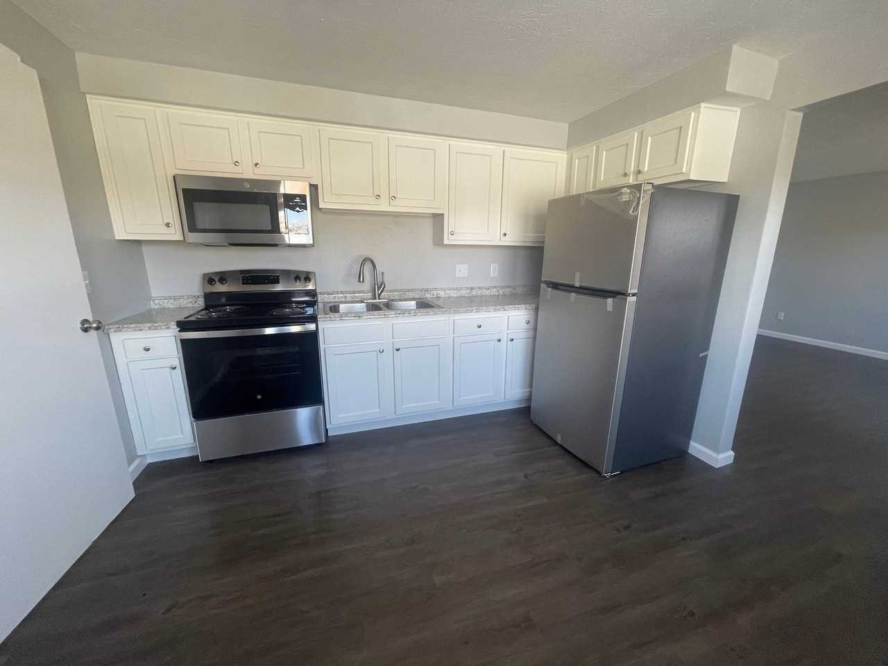 114 Pick Ave - Photo 3 of 8