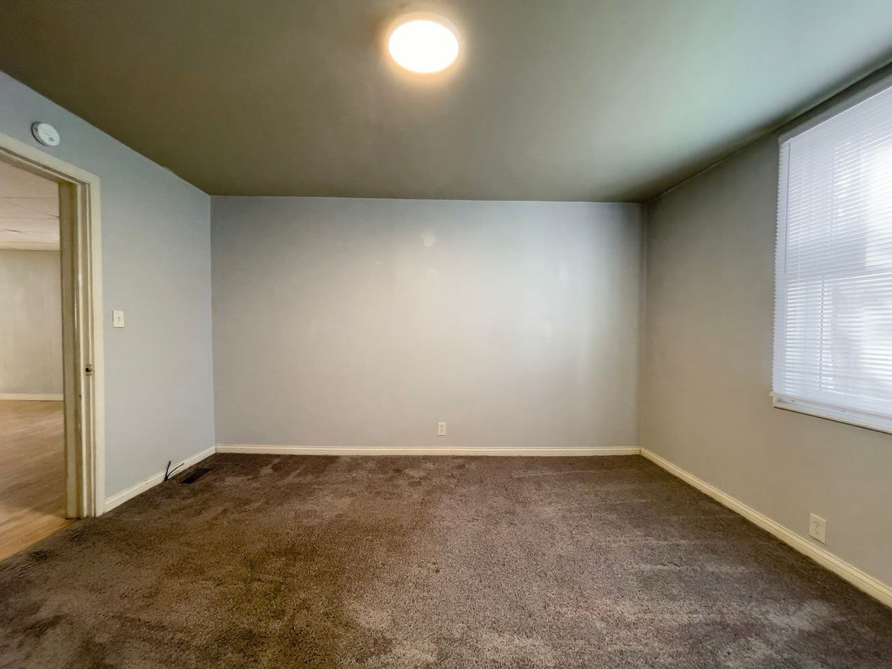 204 N Dill St - Photo 2 of 50