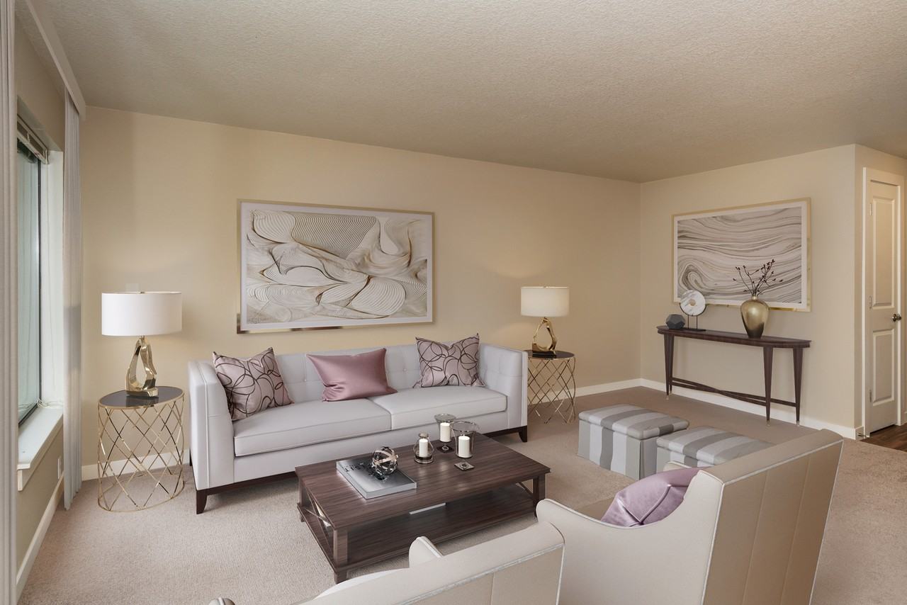 Del Mar Village Apartments - Photo 4 of 34