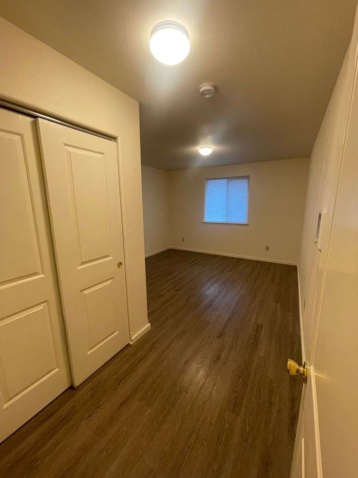 893 West Ash Street - Photo 6 of 19