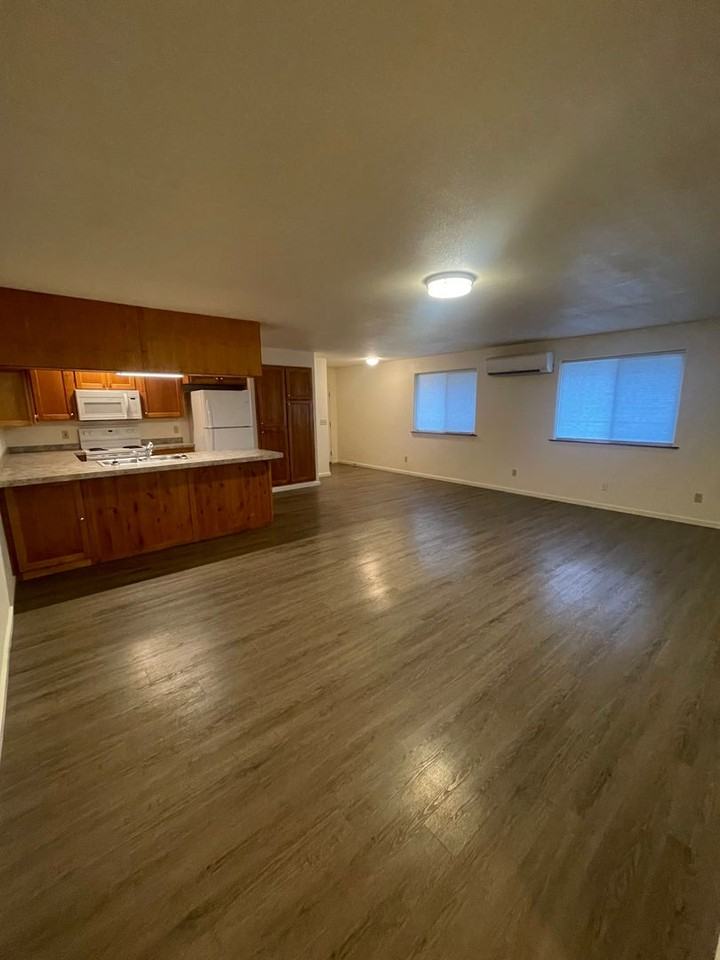 893 West Ash Street - Photo 3 of 19