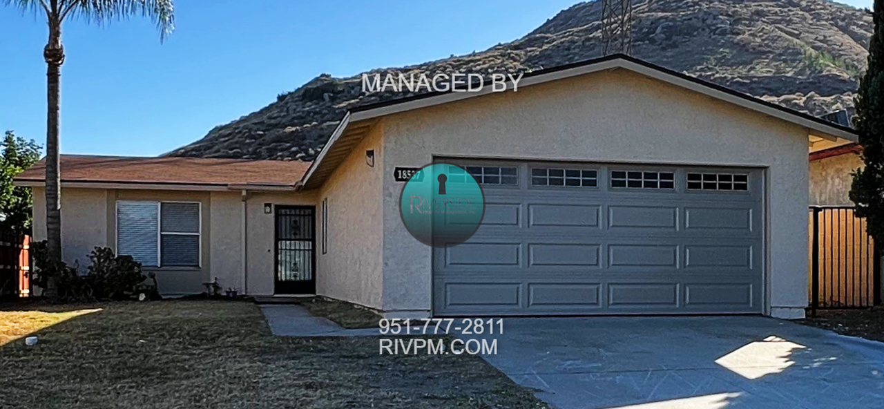 18537 7th St - Photo 3 of 22