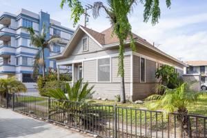 featured image of 527 W 4th St