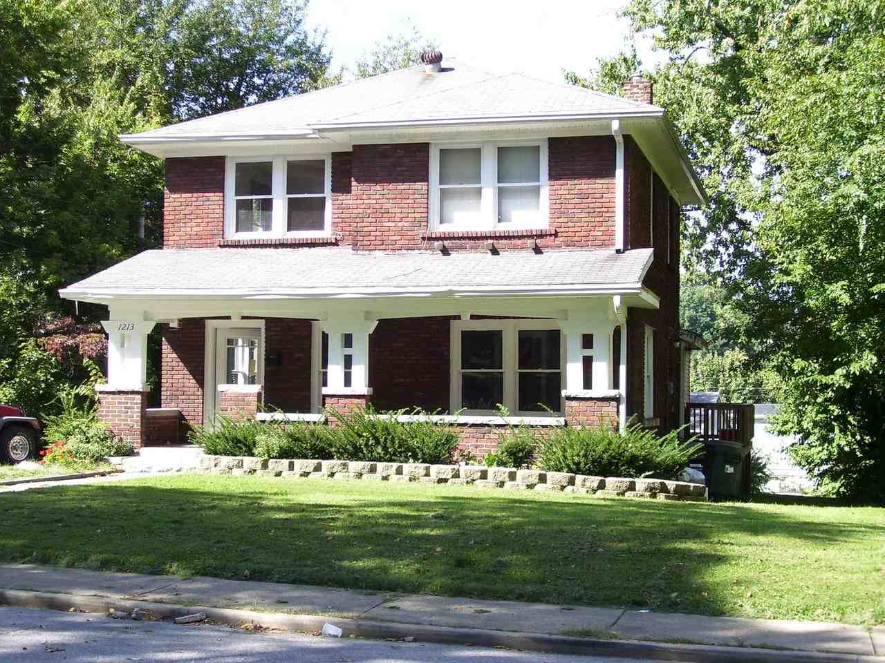 1213 N Washington St - Photo 2 of 12