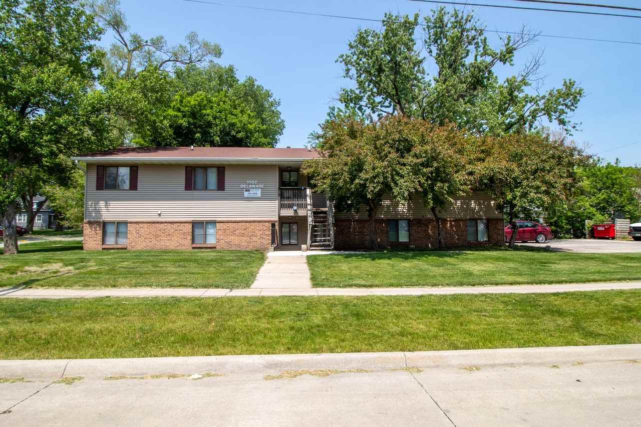 1502 Delaware - Photo 2 of 14