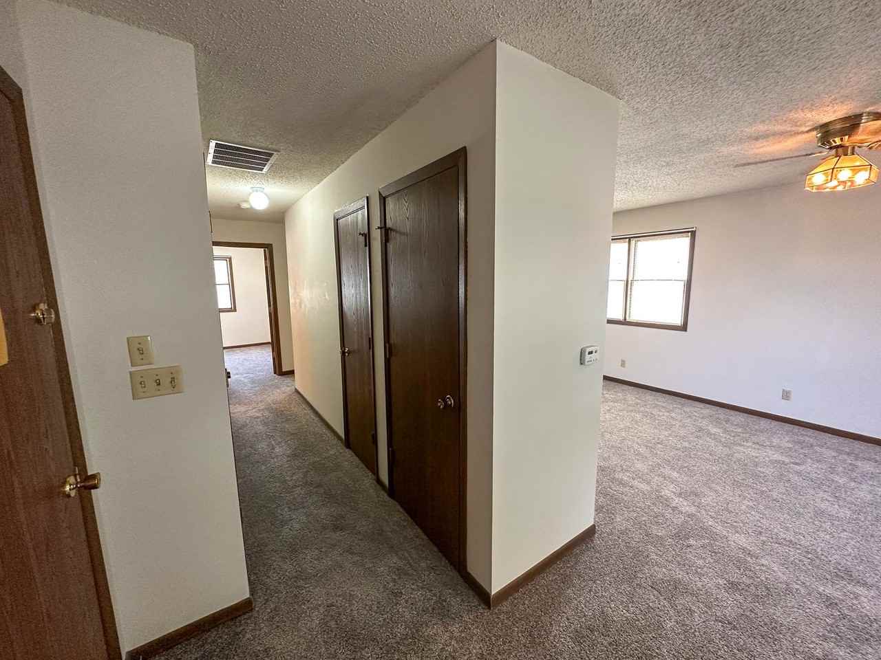 212 S. Walnut - Photo 5 of 21