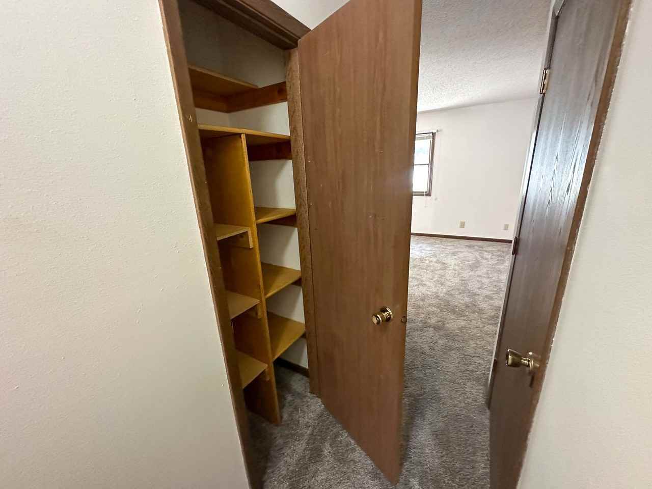 212 S. Walnut - Photo 7 of 21