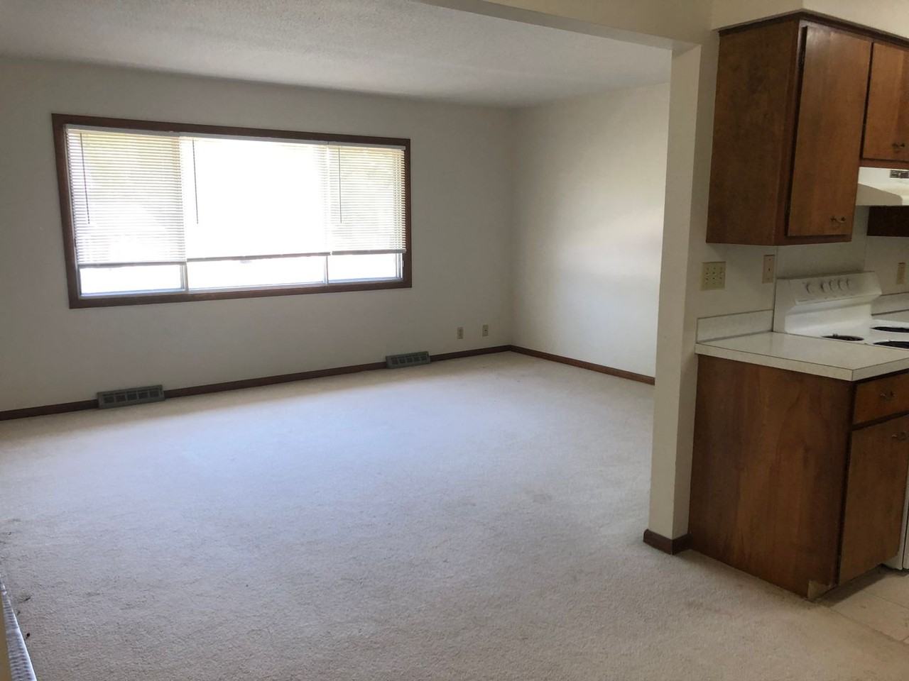 621 9th Street - Photo 5 of 17