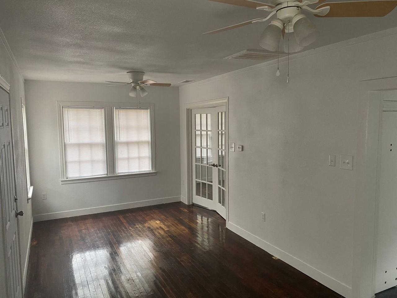 1117 S 11th St - Photo 3 of 8