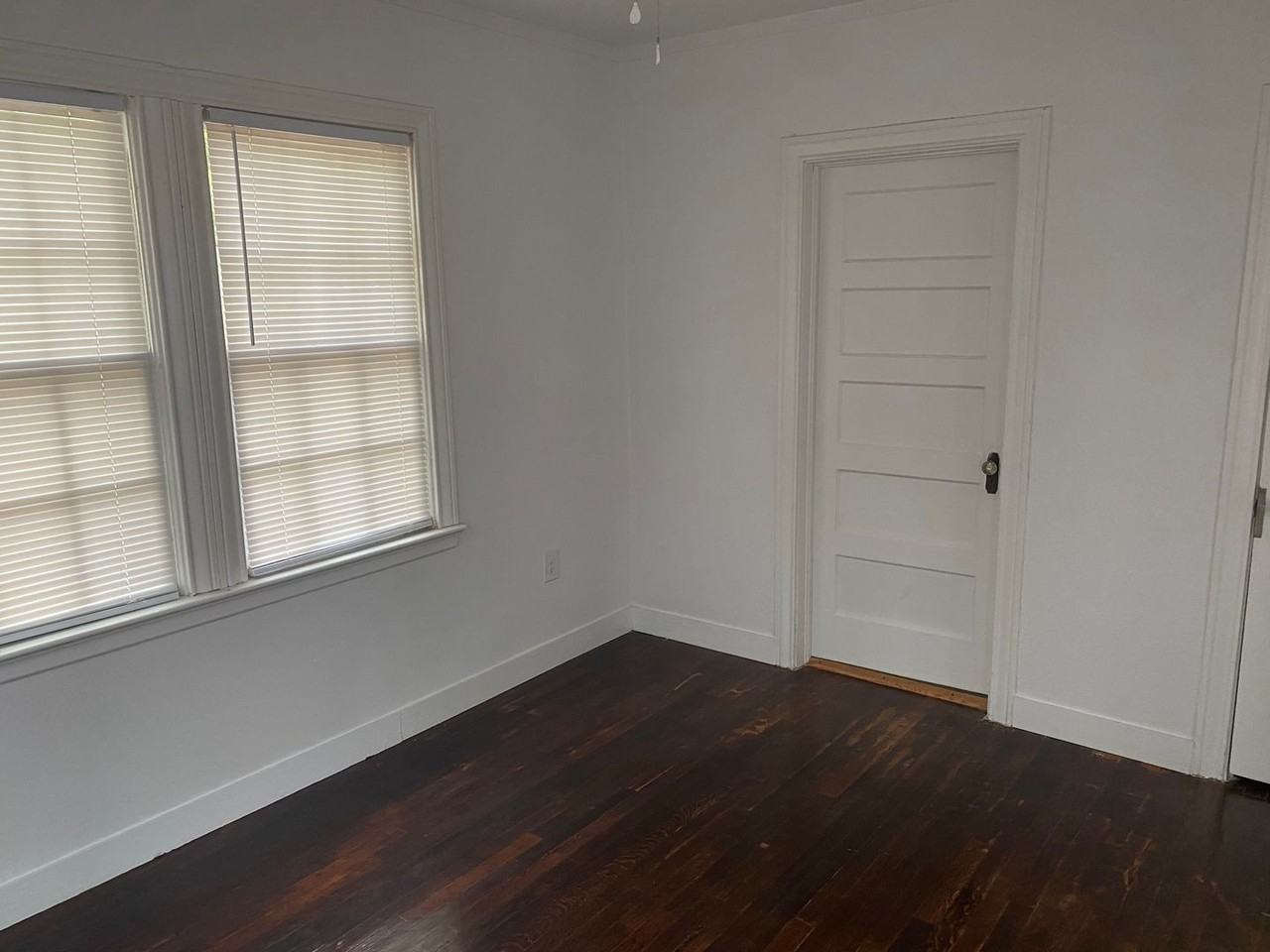 1117 S 11th St - Photo 5 of 8