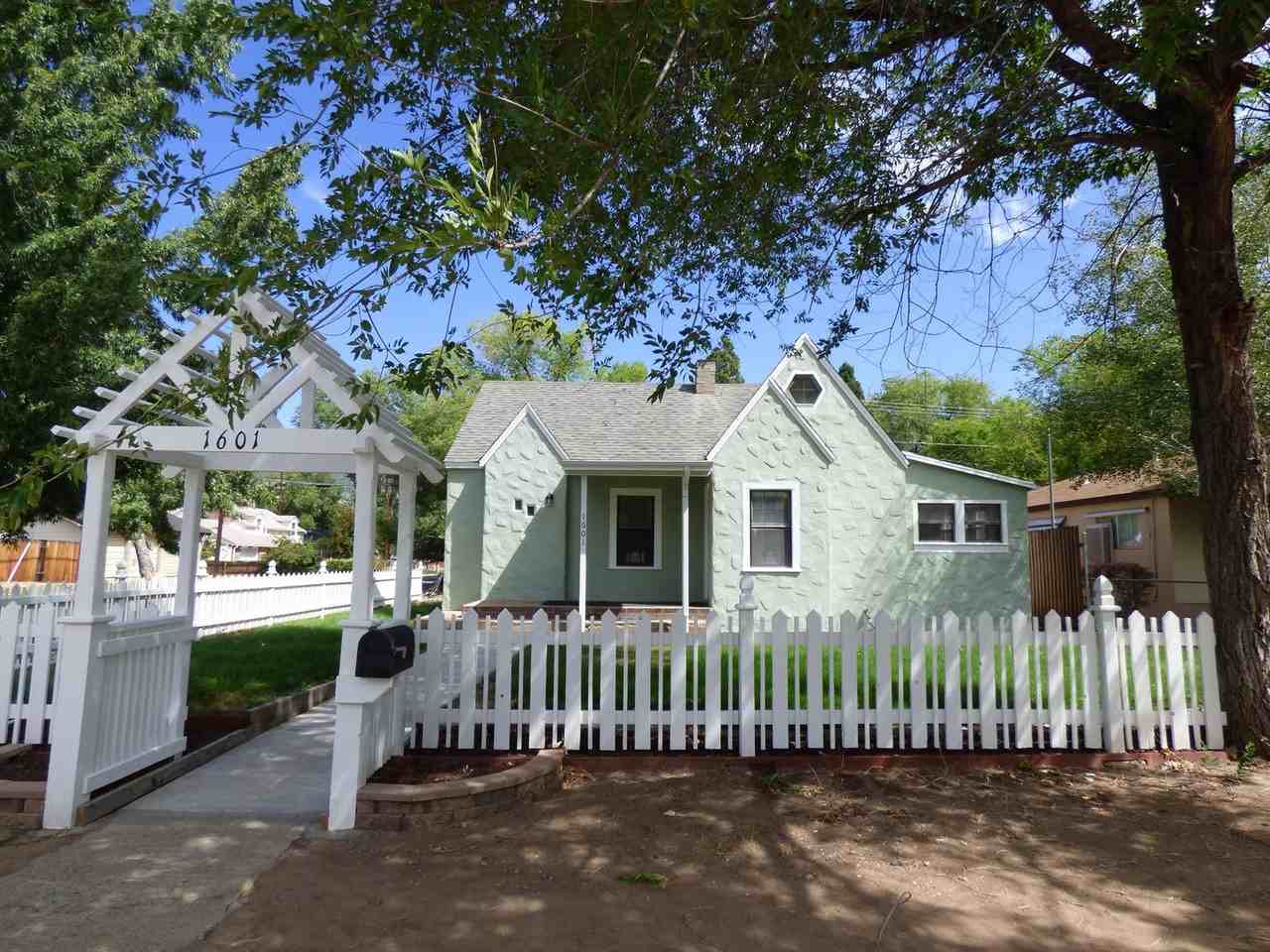 1601 4th St - Photo 3 of 22