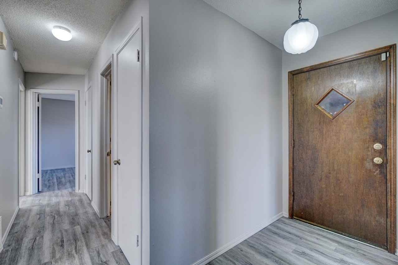 109 Bainbridge Rd - Photo 2 of 8