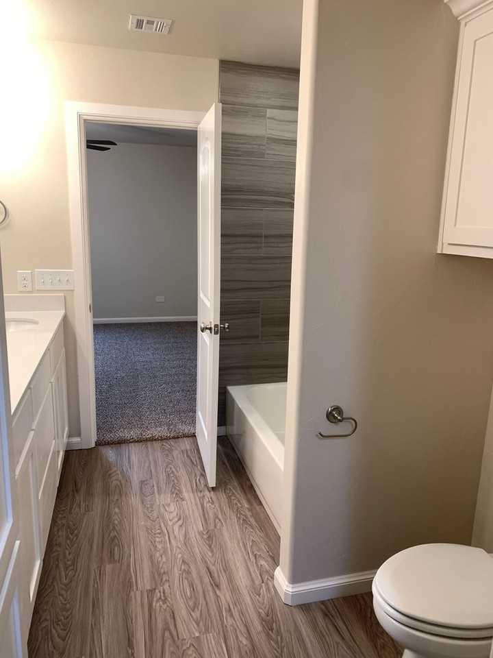 1309 Wade St - Photo 5 of 13