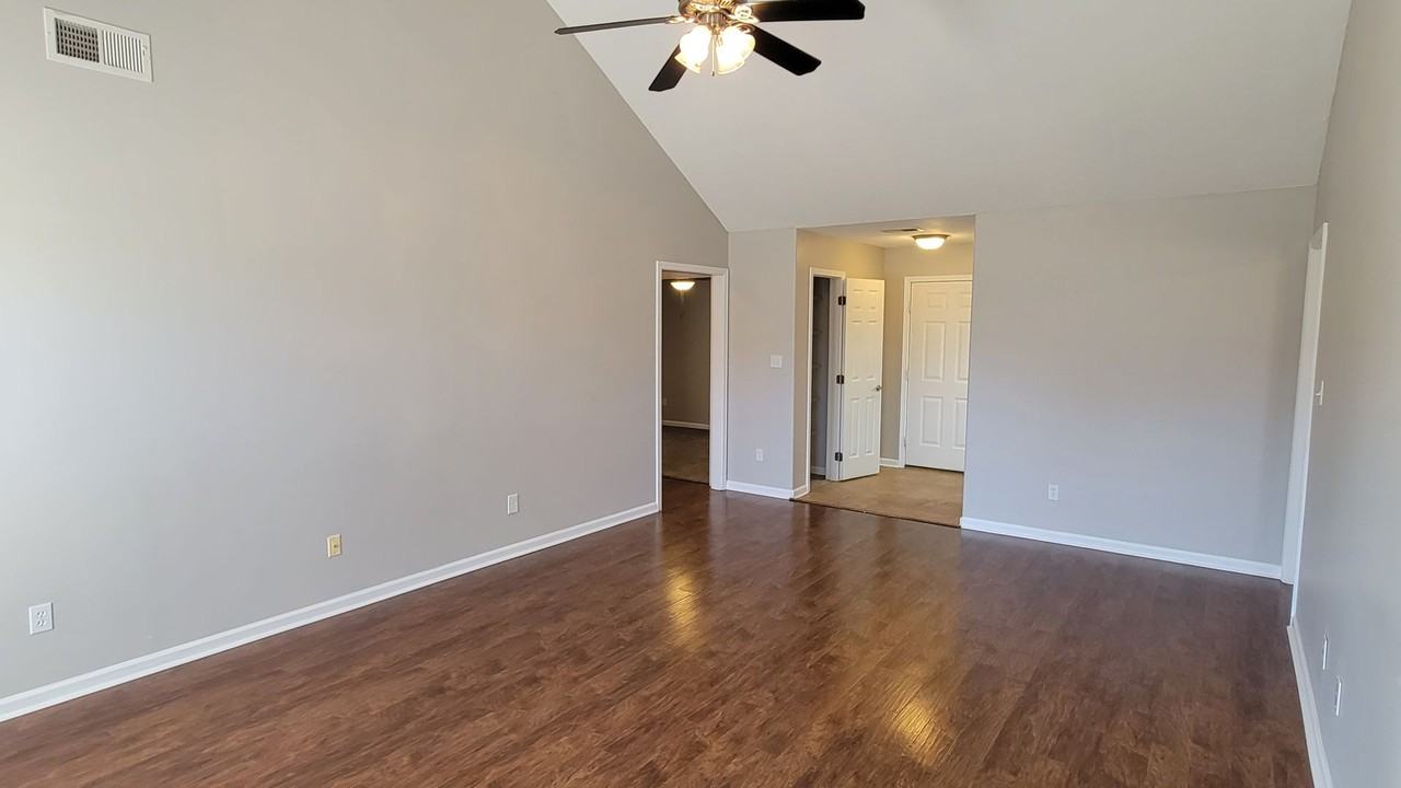 134 Liverpool Cv - Photo 3 of 50