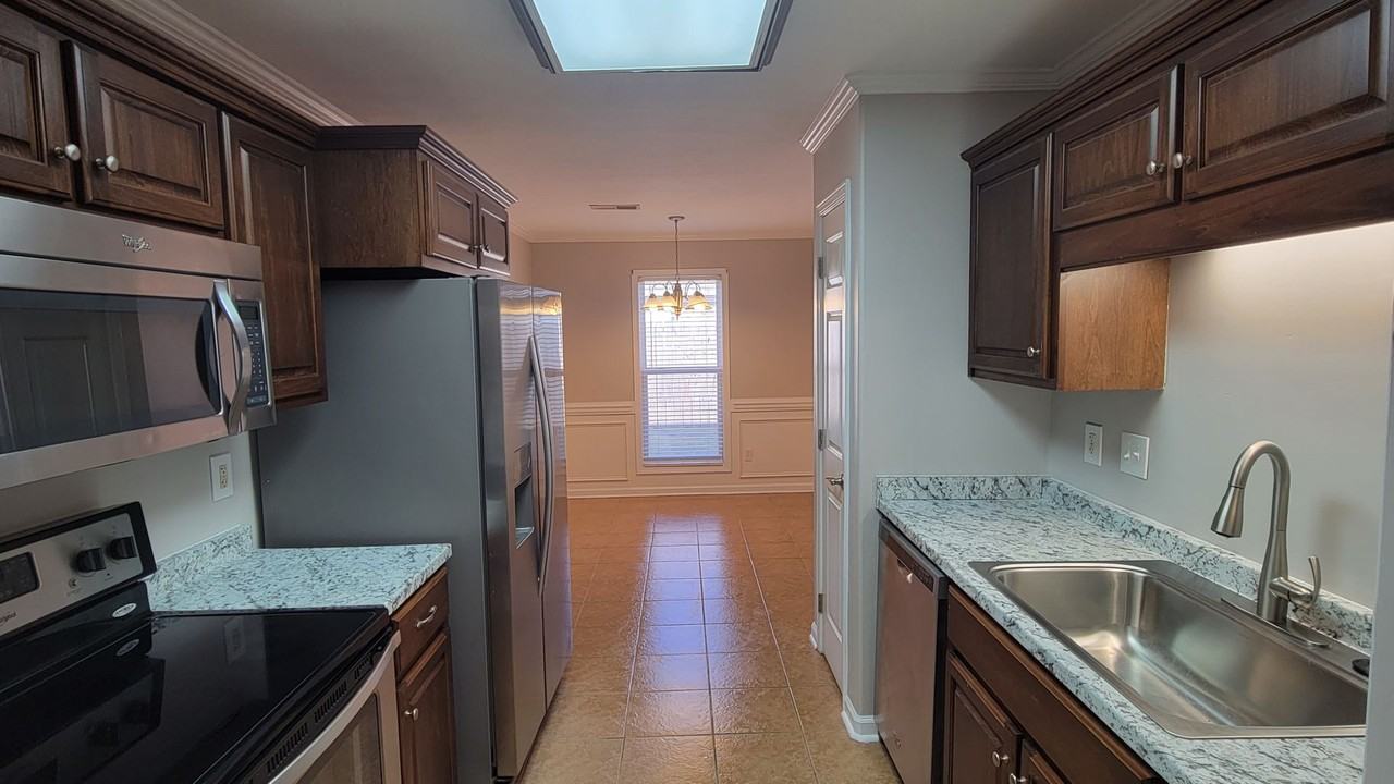 134 Liverpool Cv - Photo 4 of 50