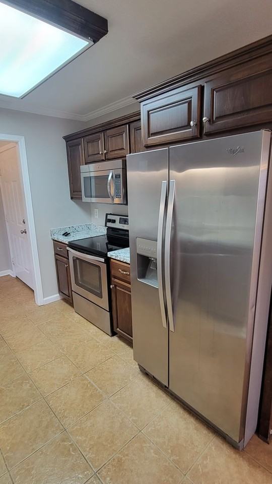 134 Liverpool Cv - Photo 6 of 50