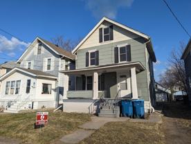 902 W 11th St - Photo 1 of 1