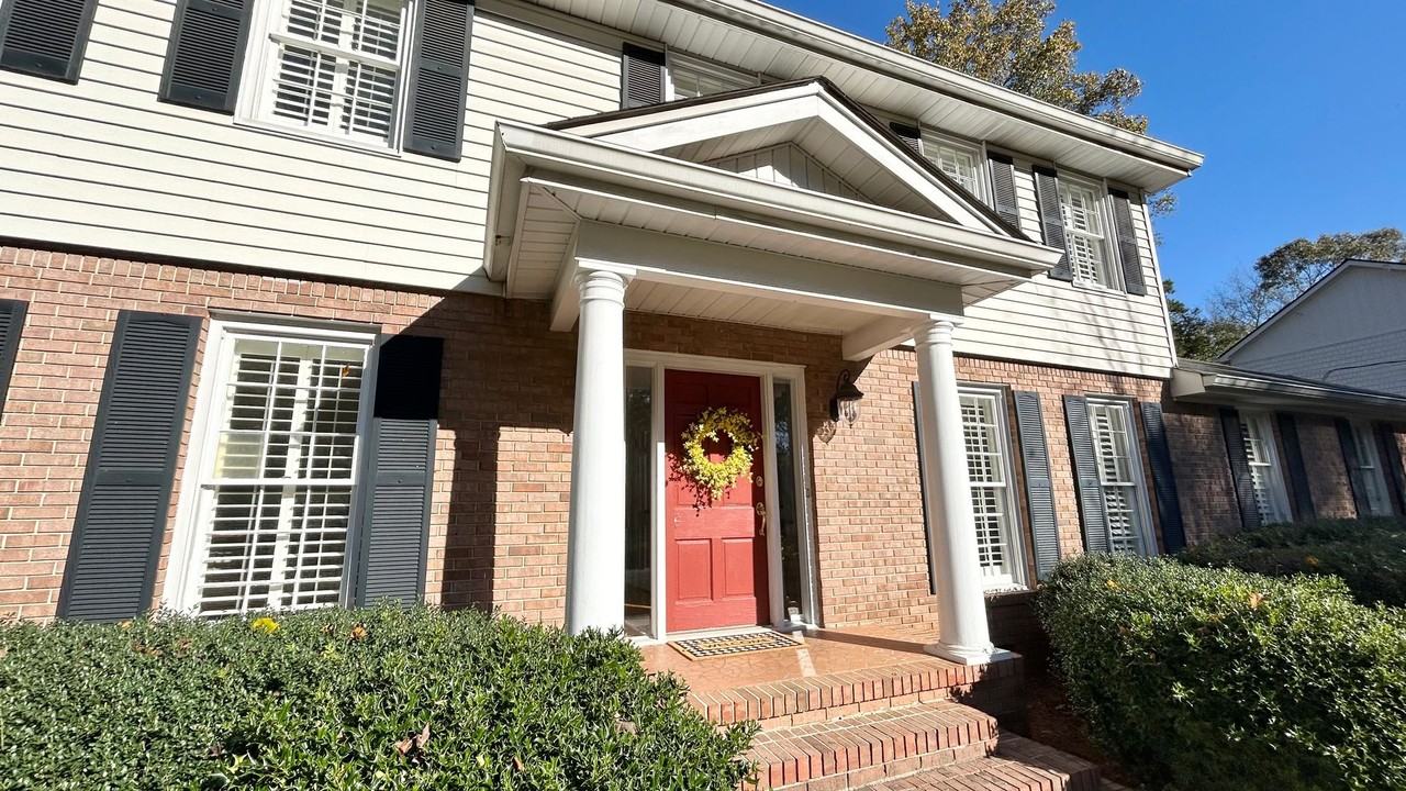 1530 Cedarhurst Dr - Photo 2 of 24