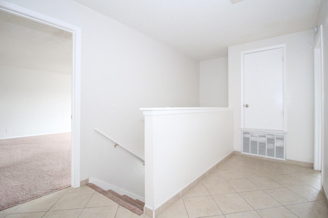 11053 Kimes Park Dr - Photo 3 of 15