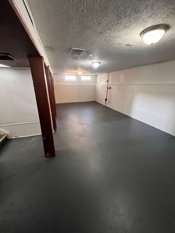 9334 Mccracken Blvd - Photo 3 of 12