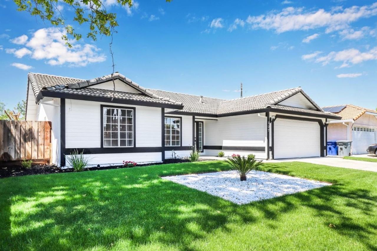 107 Clayton Ct - Photo 2 of 27