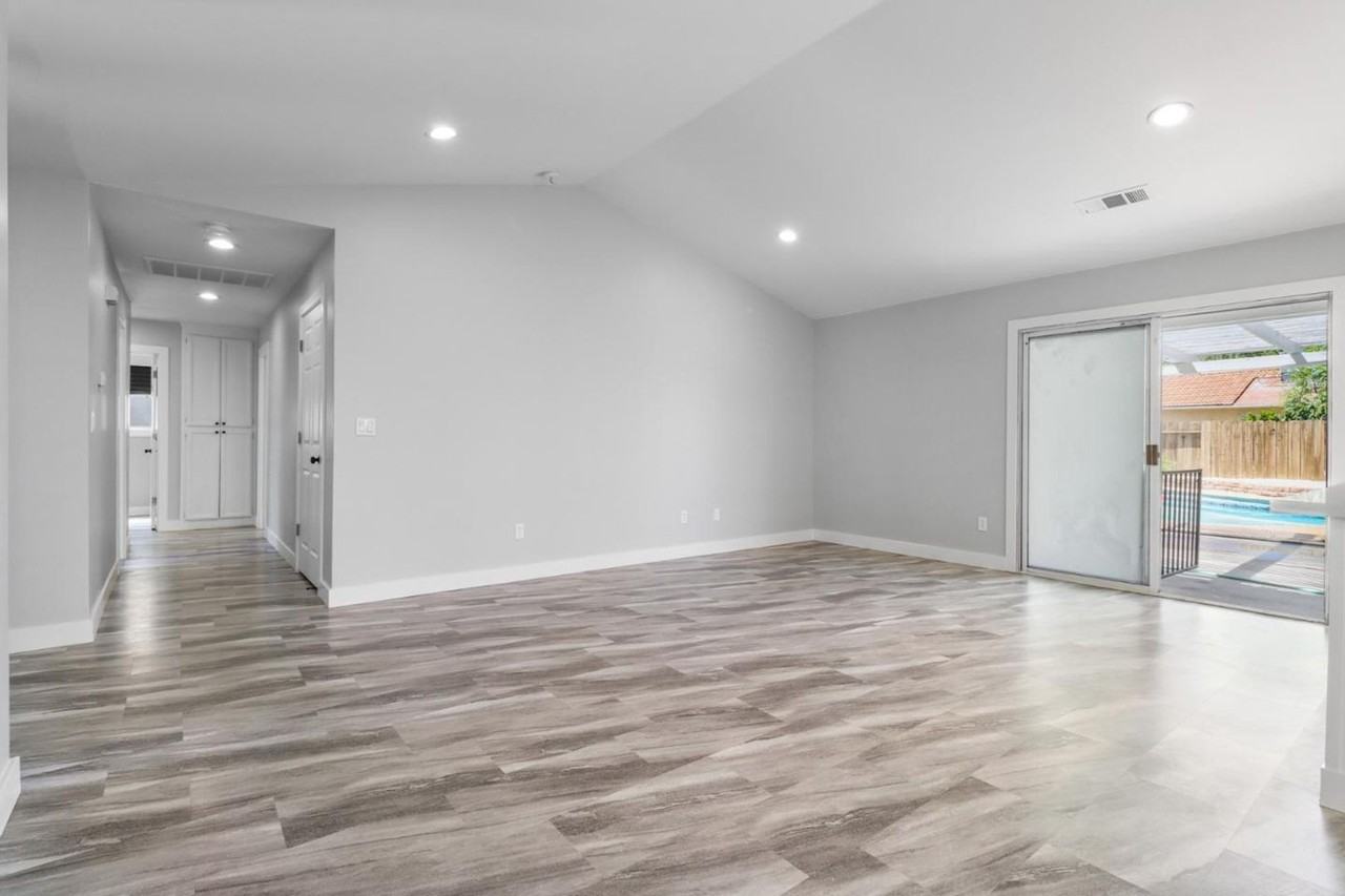 107 Clayton Ct - Photo 5 of 27