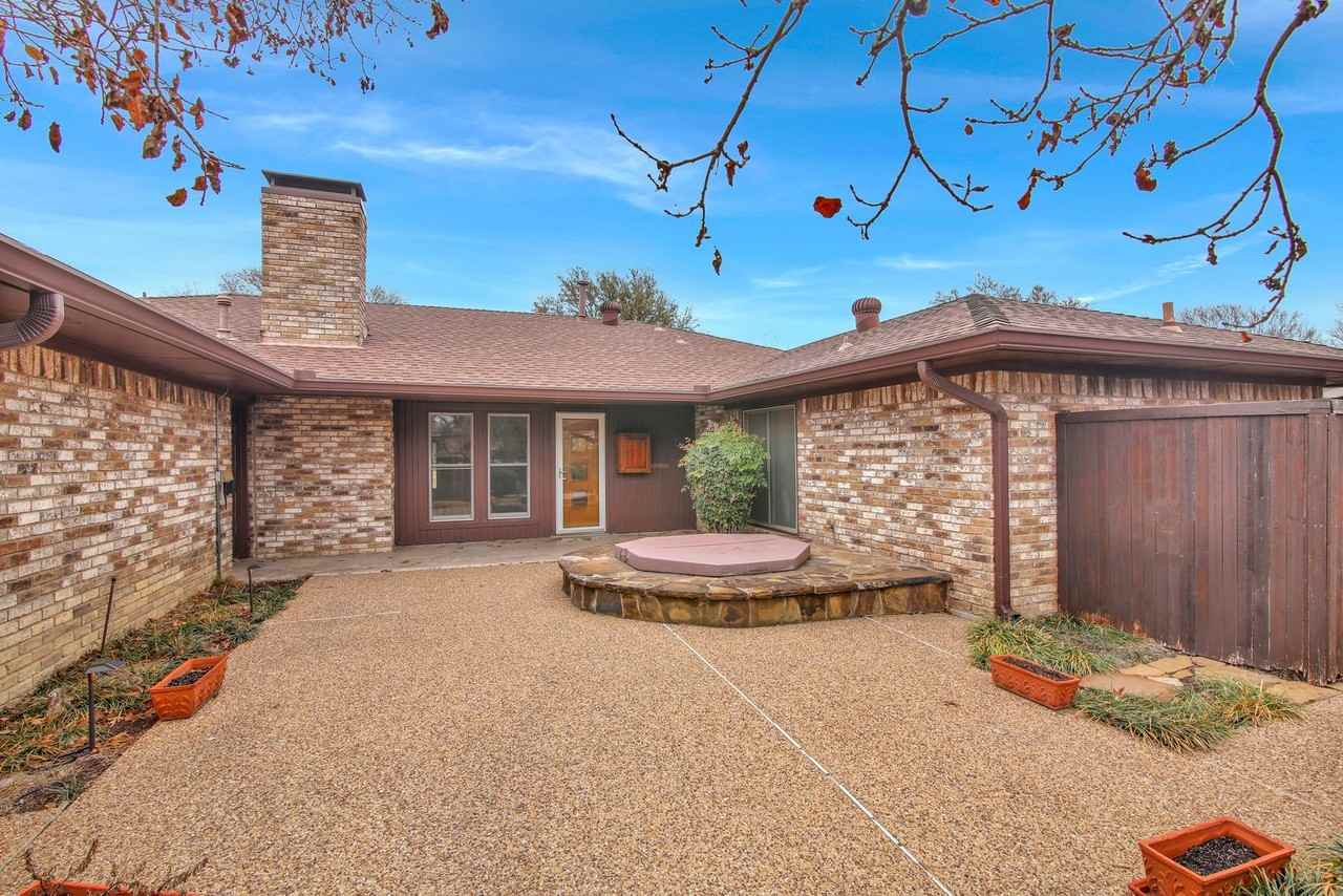 2500 Downing Dr - Photo 5 of 36