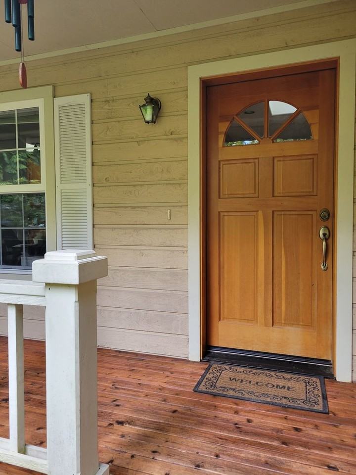 425 Baycliff Dr - Photo 2 of 5