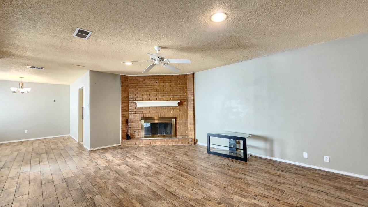 3316 79th St - Photo 3 of 27