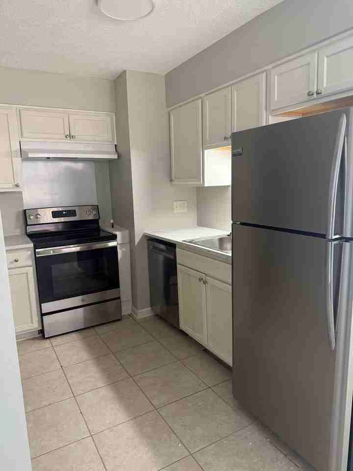 2532 Southern Heights Rd - Photo 2 of 8