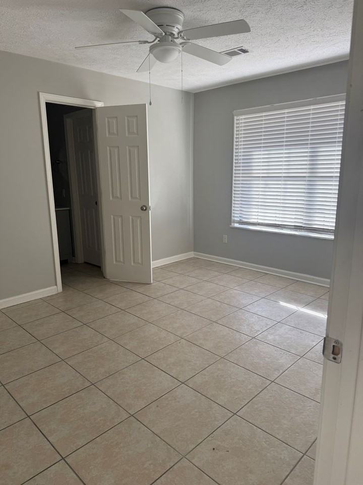 2532 Southern Heights Rd - Photo 3 of 8