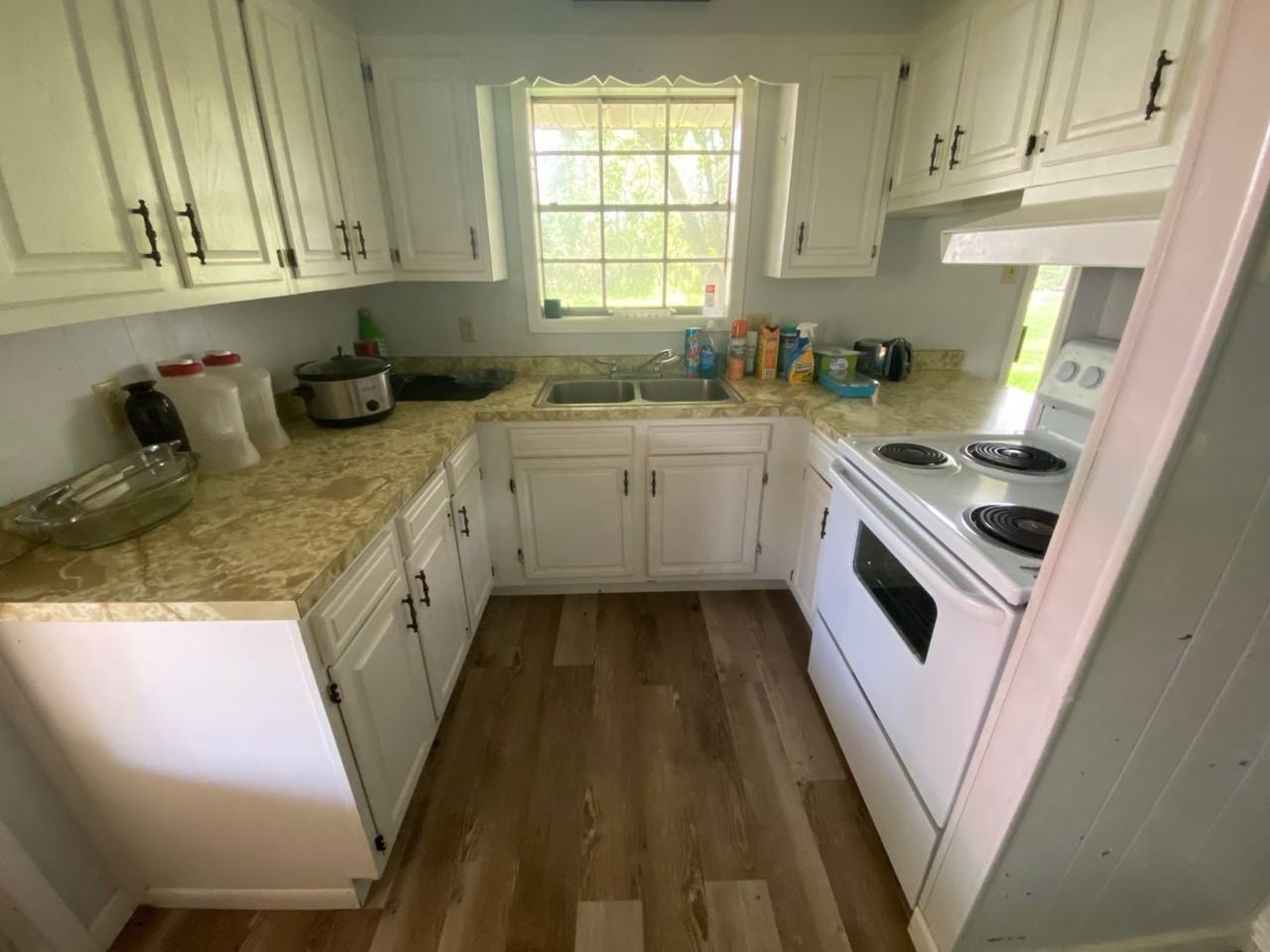 208 S 17th St - Photo 2 of 18