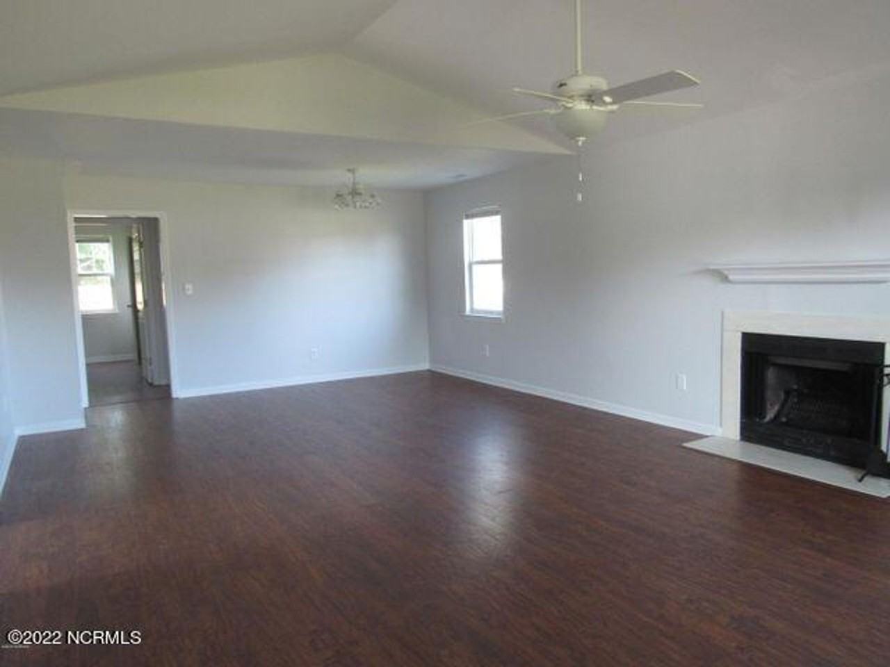 402 Fieldstone Way - Photo 2 of 16