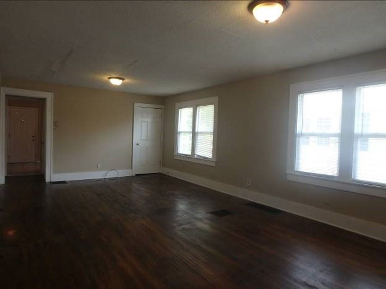 109 W Sexton Rd - Photo 2 of 21