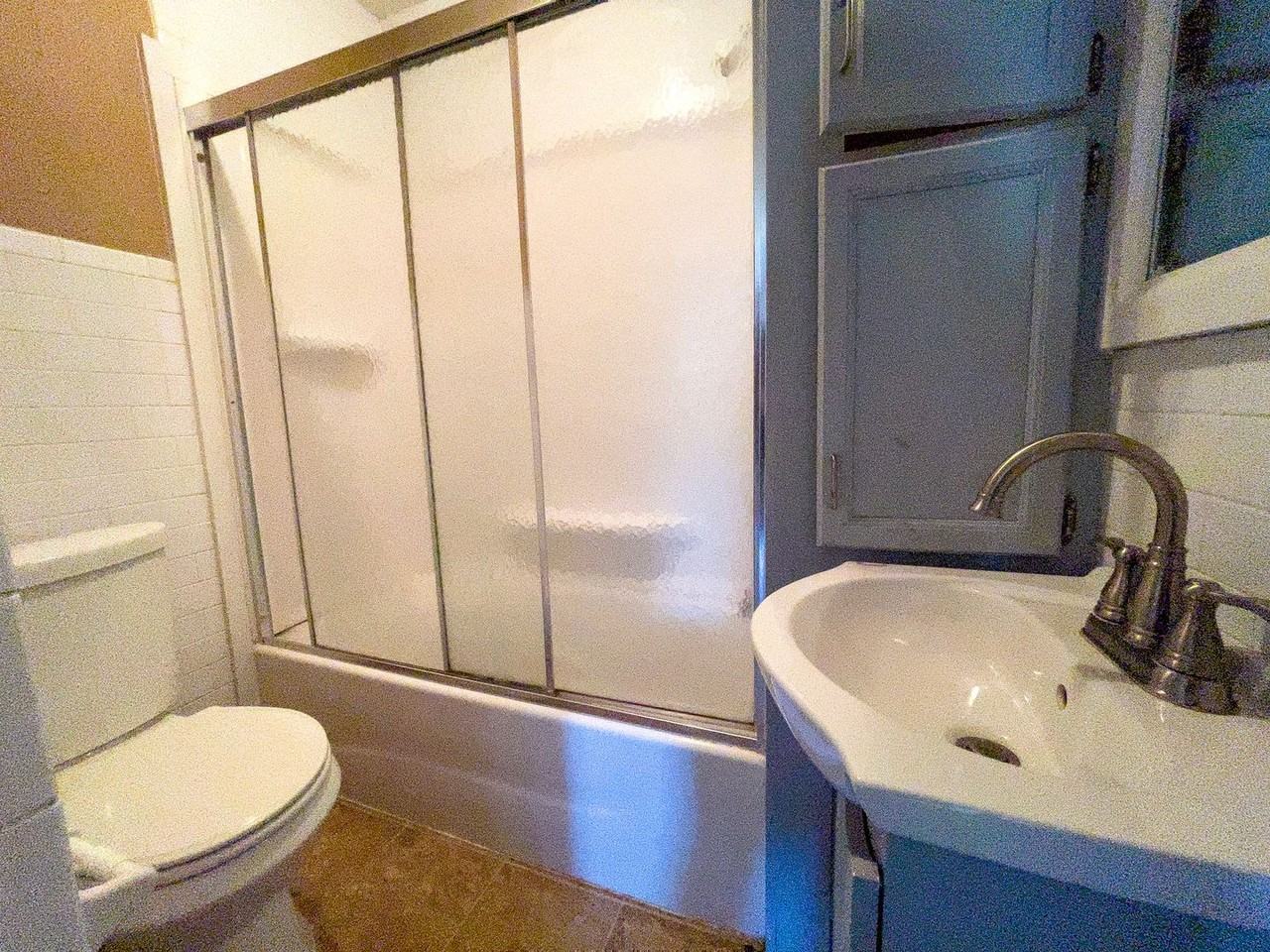 616 W University Ave - Photo 4 of 16