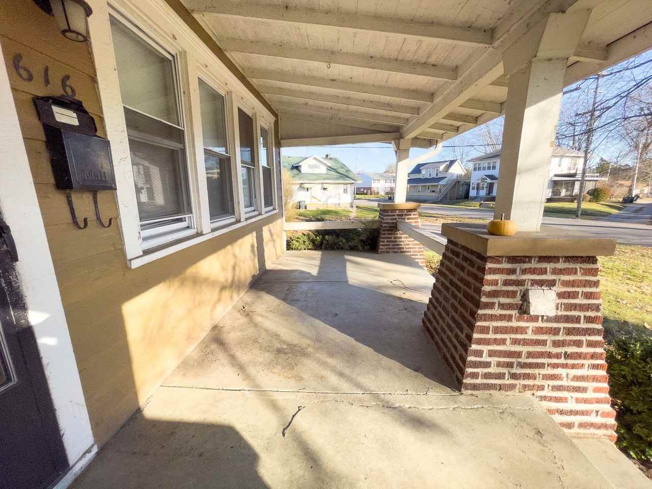 616 W University Ave - Photo 6 of 16