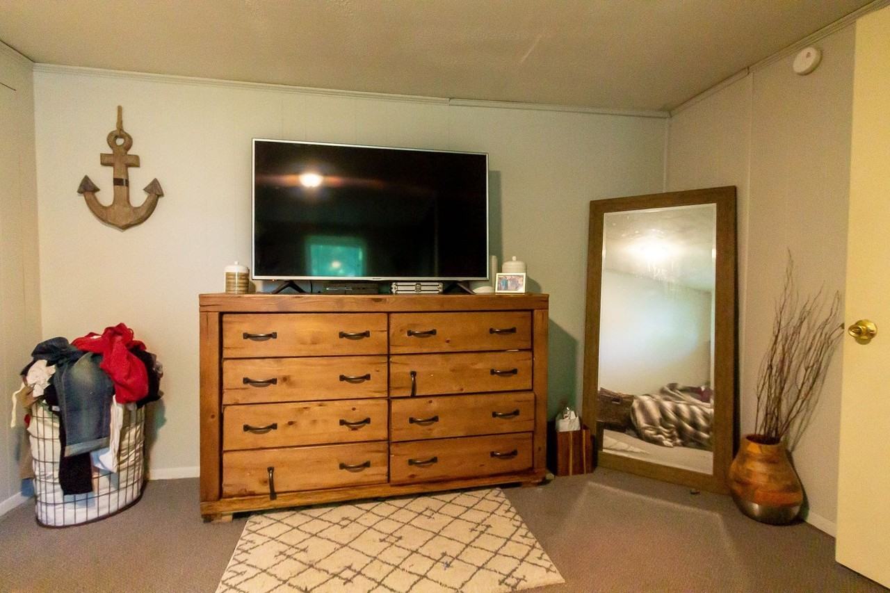 2100 N Ball Ave - Photo 3 of 14