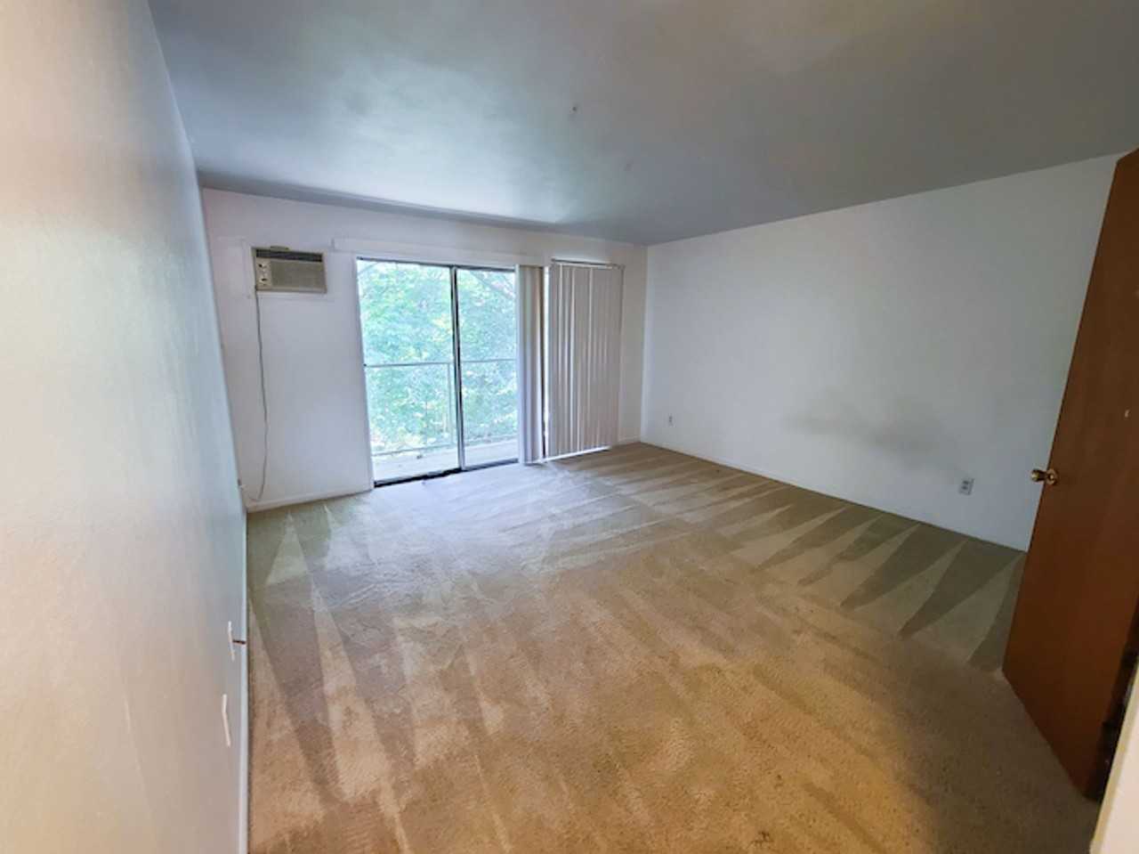 1016 Southpark Dr - Photo 2 of 4