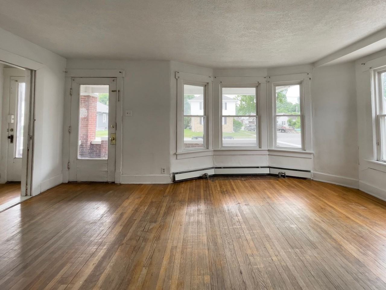 1926 W Jackson St - Photo 4 of 30