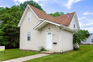 featured image of 100 N Martin St