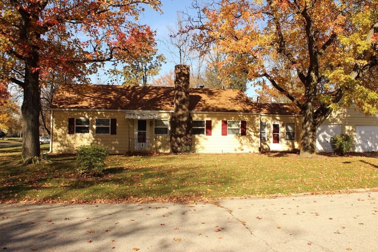 2100 W Parkway Dr - Photo 5 of 19