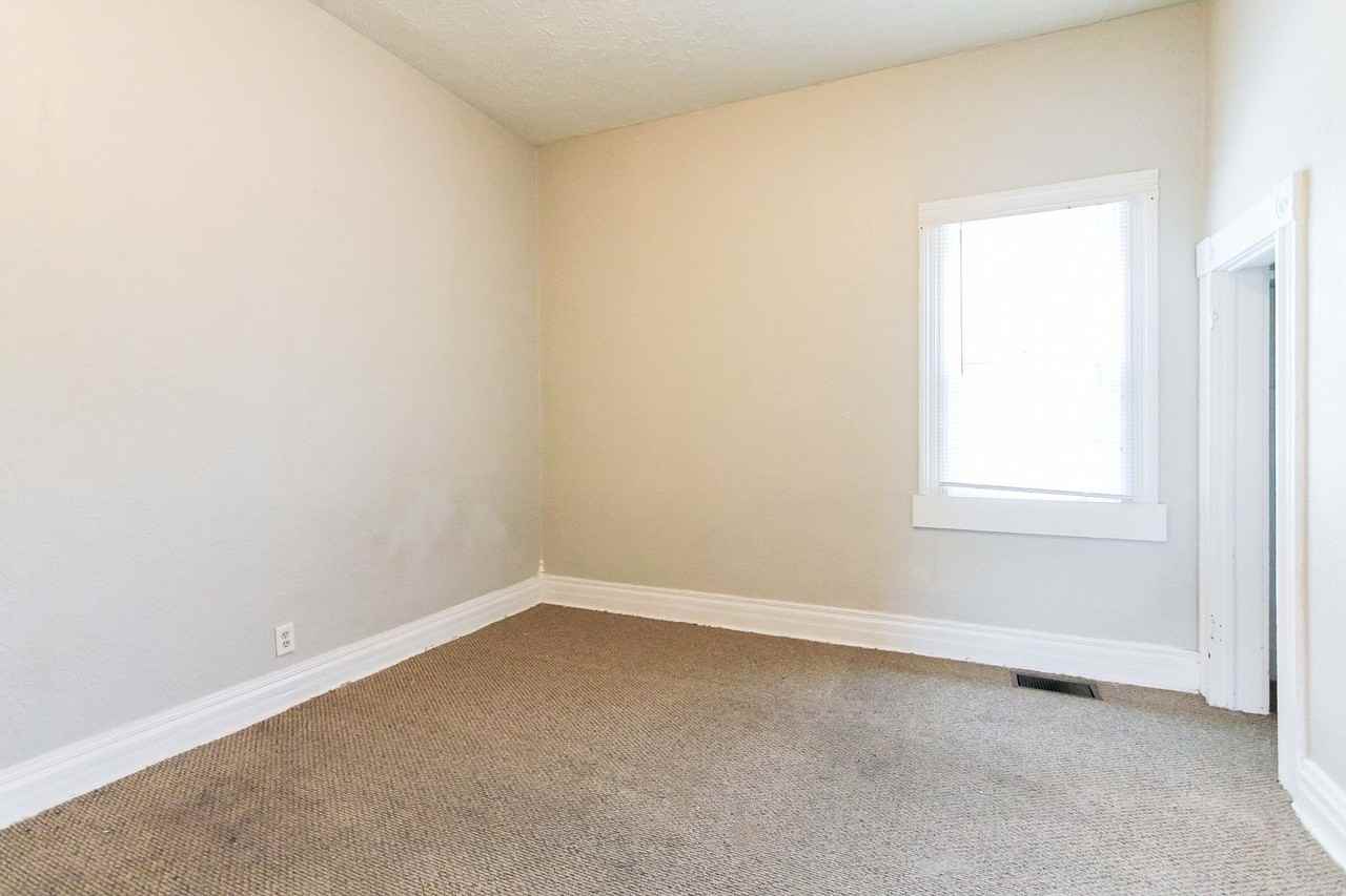 811 N King St - Photo 3 of 13