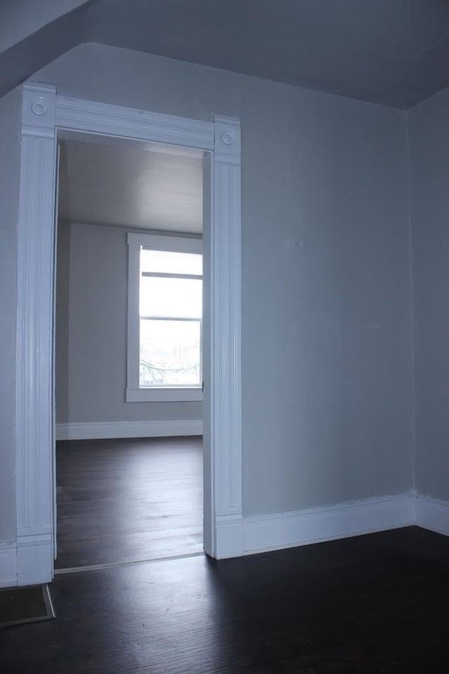 1507 1/2 W Jackson St - Photo 5 of 15