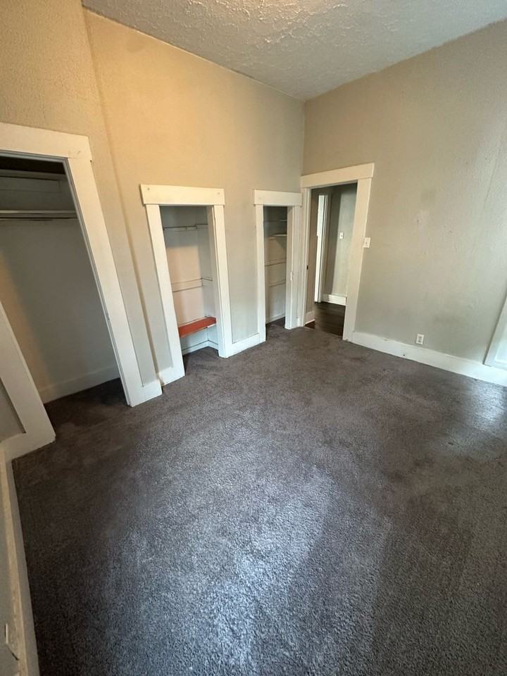 1307 West Jackson Street - Photo 3 of 8