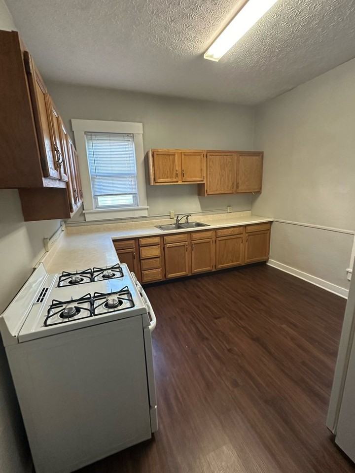 1307 West Jackson Street - Photo 4 of 8