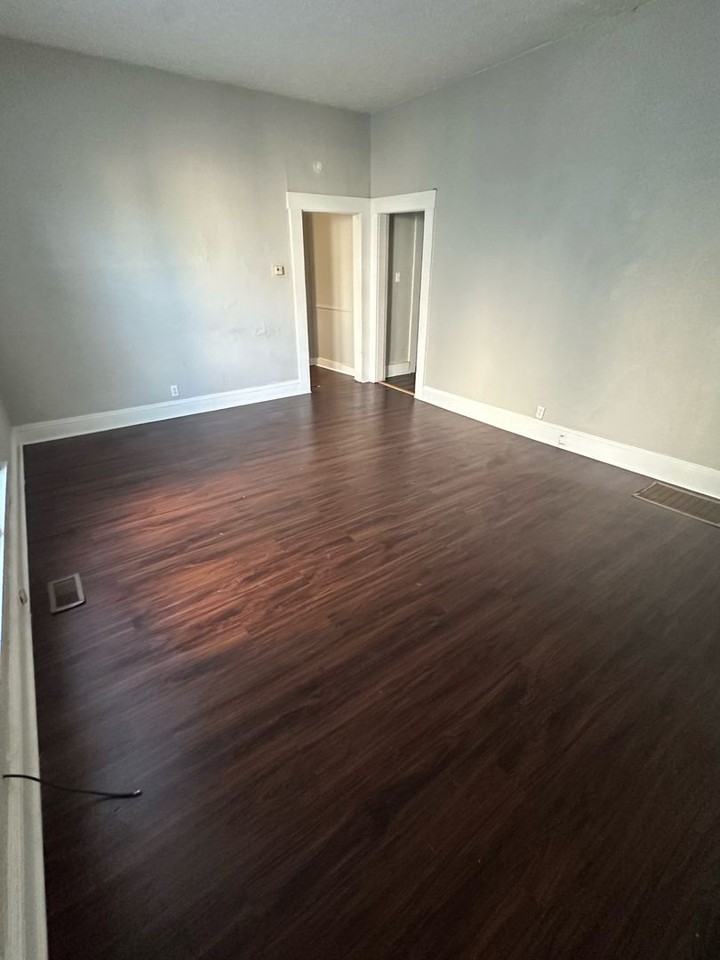 1307 West Jackson Street - Photo 5 of 8