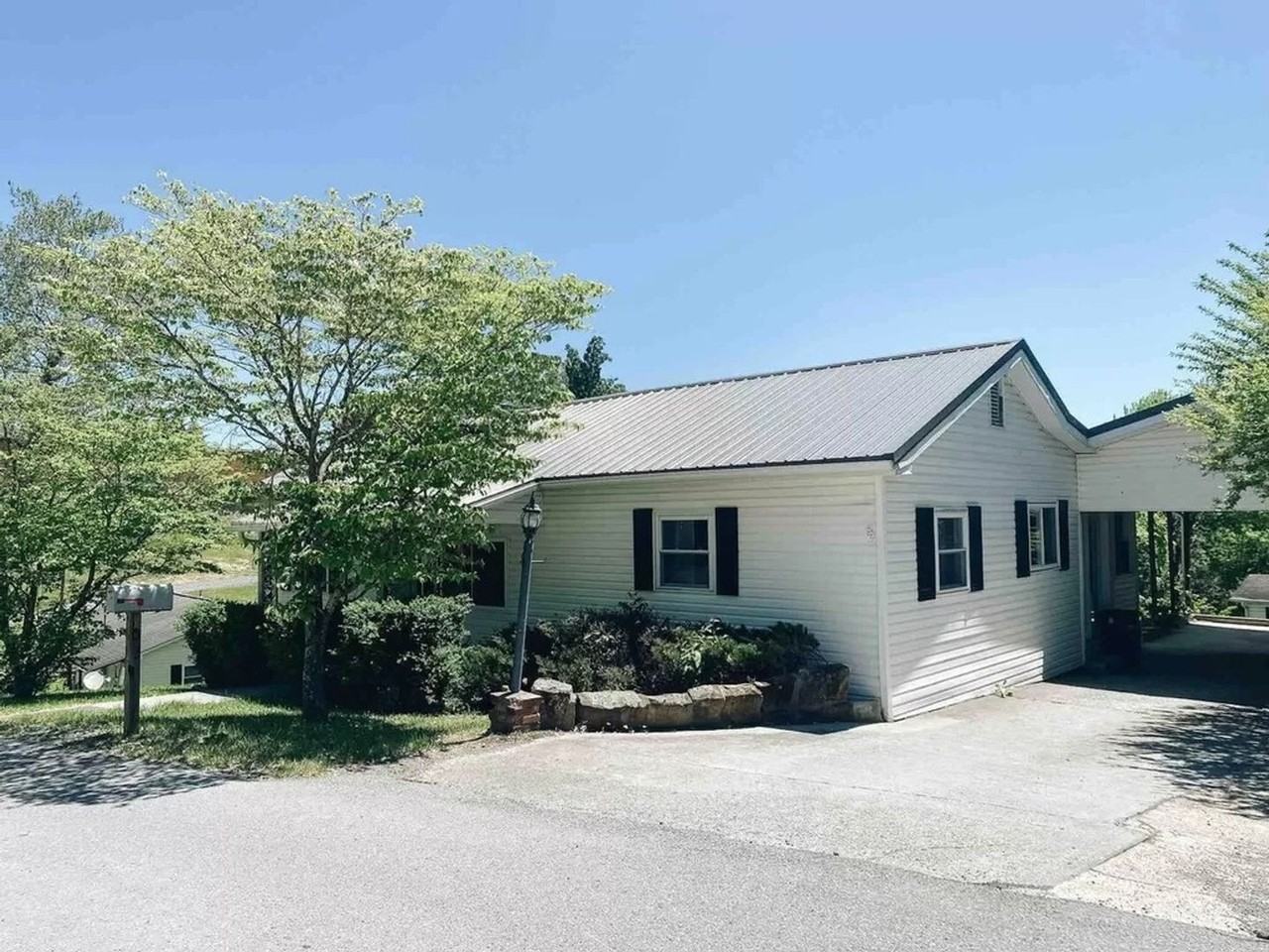 103 Clark Ave - Photo 2 of 25